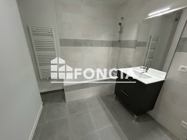 Appartement 2 pièces (42 m²) à louer - Cluses (74300)