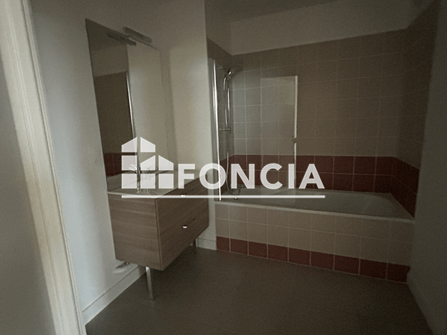 Appartement 2 pièces (61.47 m²) à louer - Armentieres (59280)