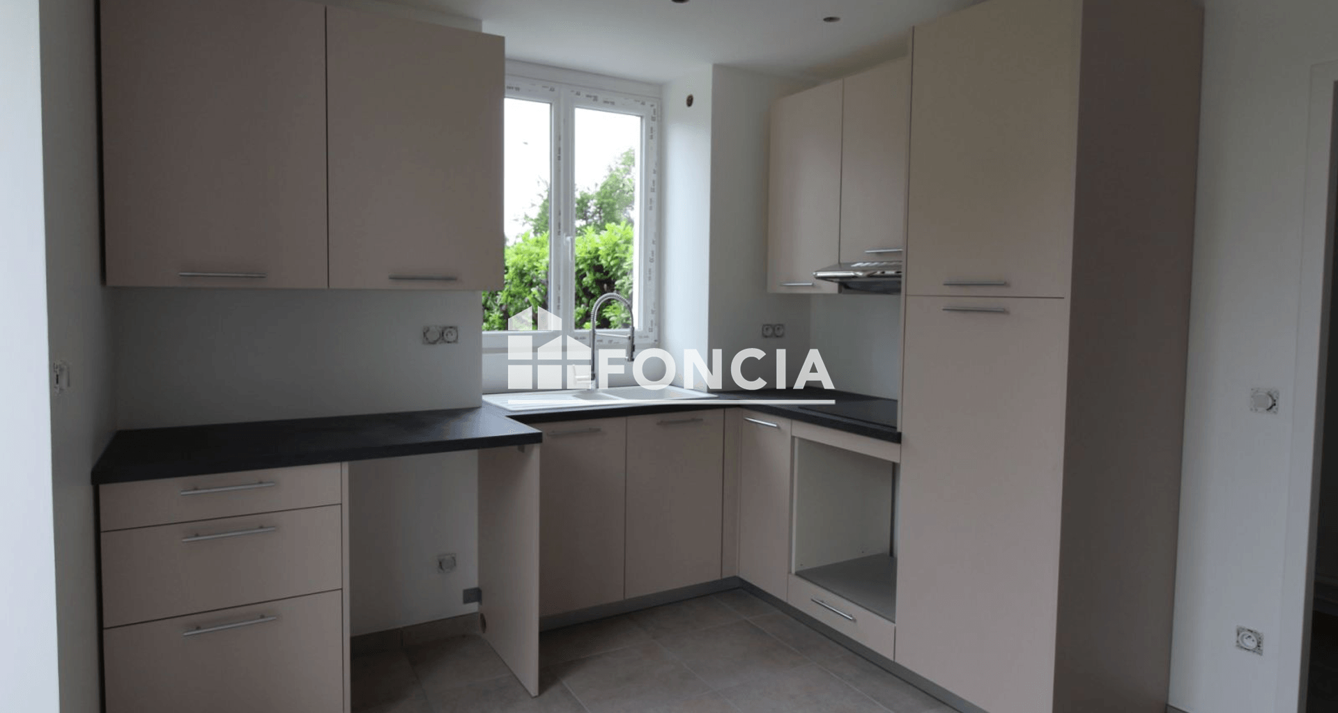 Appartement 4 pièces (102.6 m²) à louer - Jarrie (38560)