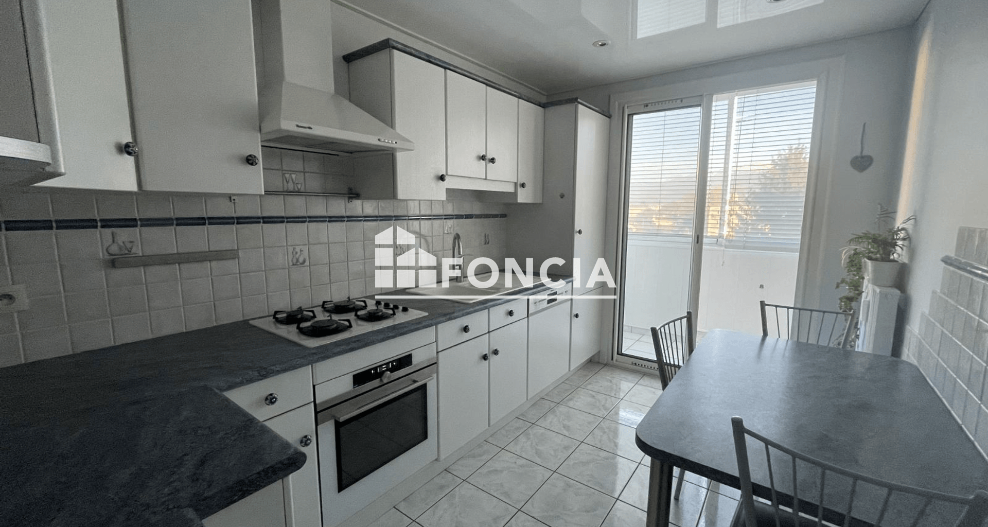 Appartement 4 pièces (94.36 m²) à louer - Grenoble (38100)