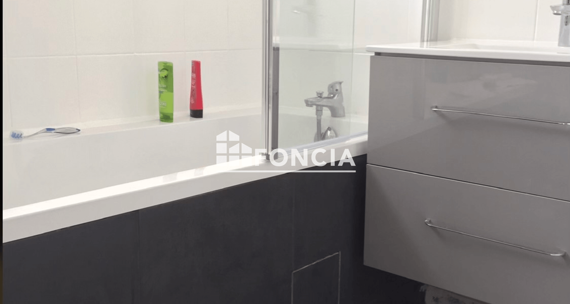Appartement 4 pièces (74 m²) à louer - Saint-étienne-du-rouvray (76800)