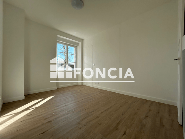 Appartement 2 pièces (50.4 m²) à louer - Chatellerault (86100)