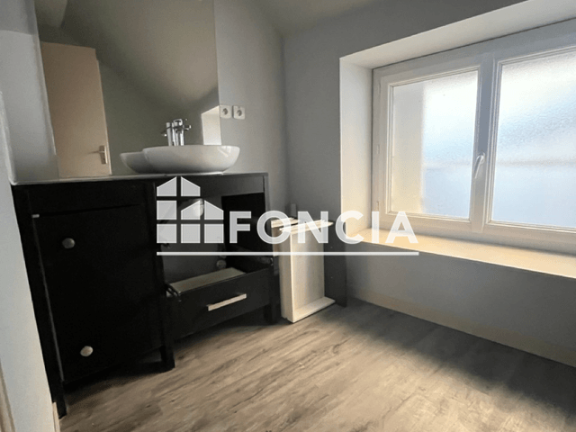 Appartement 2 pièces (24.75 m²) à louer - Sable Sur Sarthe (72300)