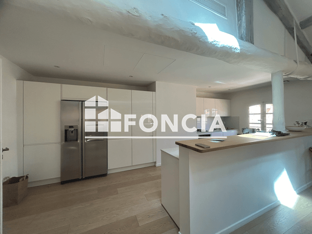 Appartement 5 pièces (210.19 m²) à louer - Aix En Provence (13100)