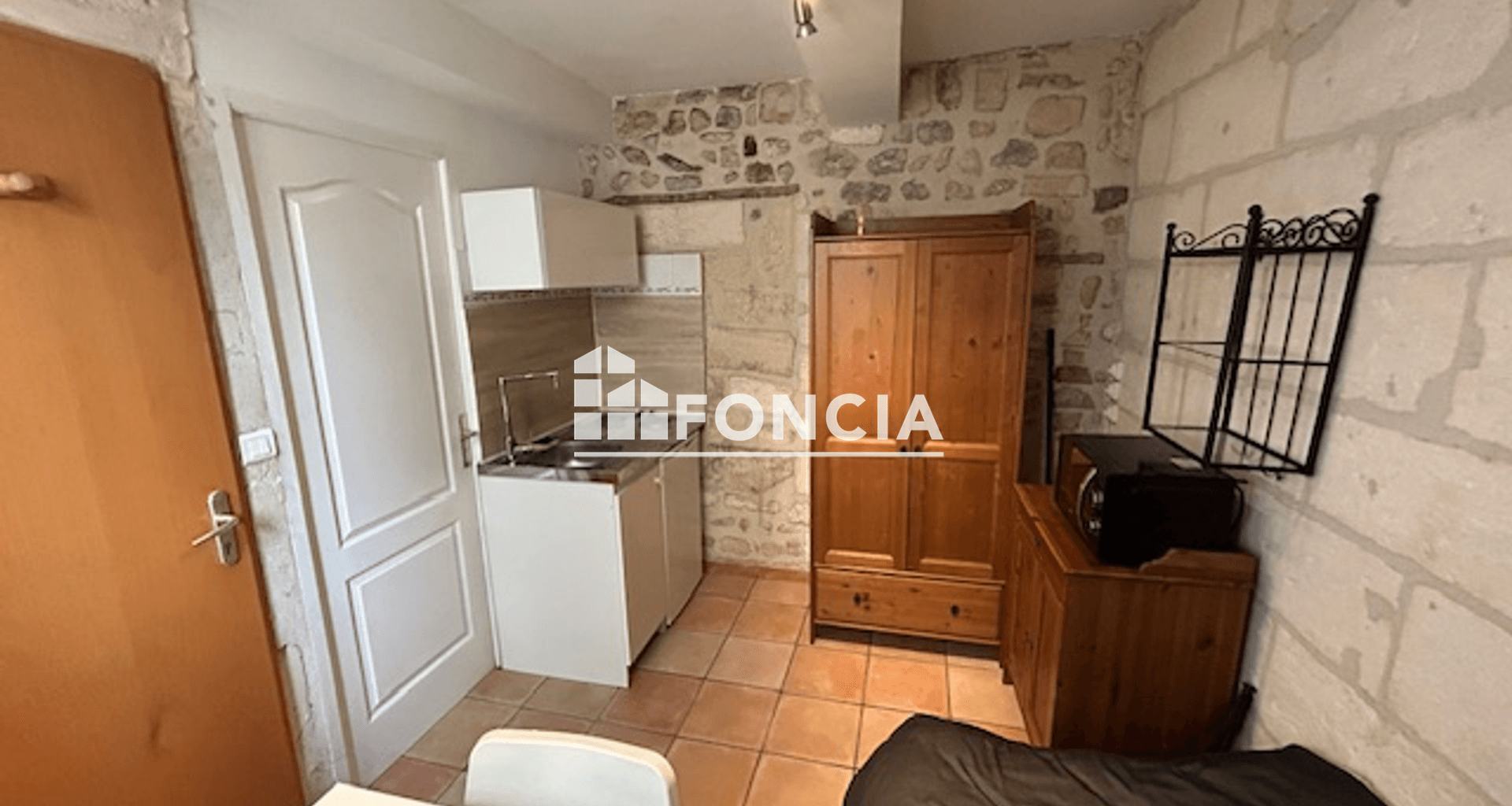 Studio meublé (11.56 m²) à louer - Arles (13200)