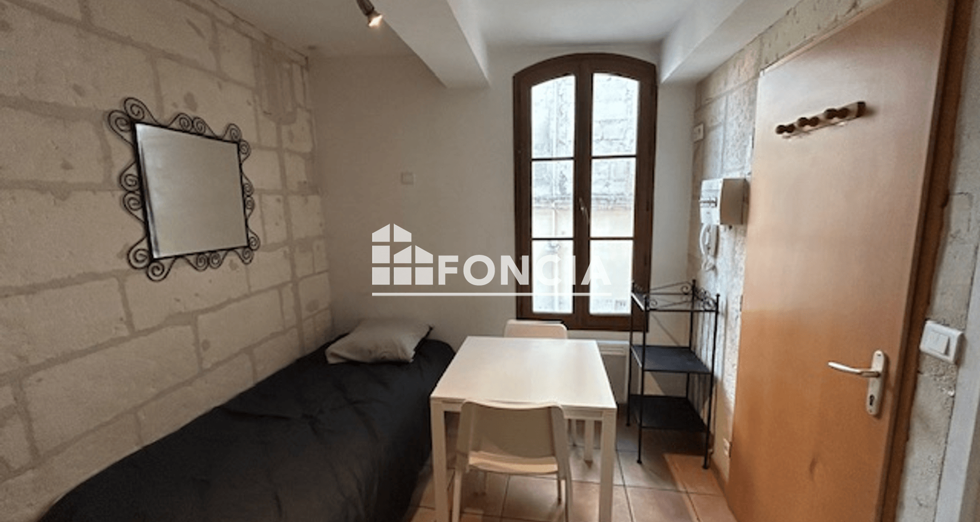Studio meublé (11.56 m²) à louer - Arles (13200)