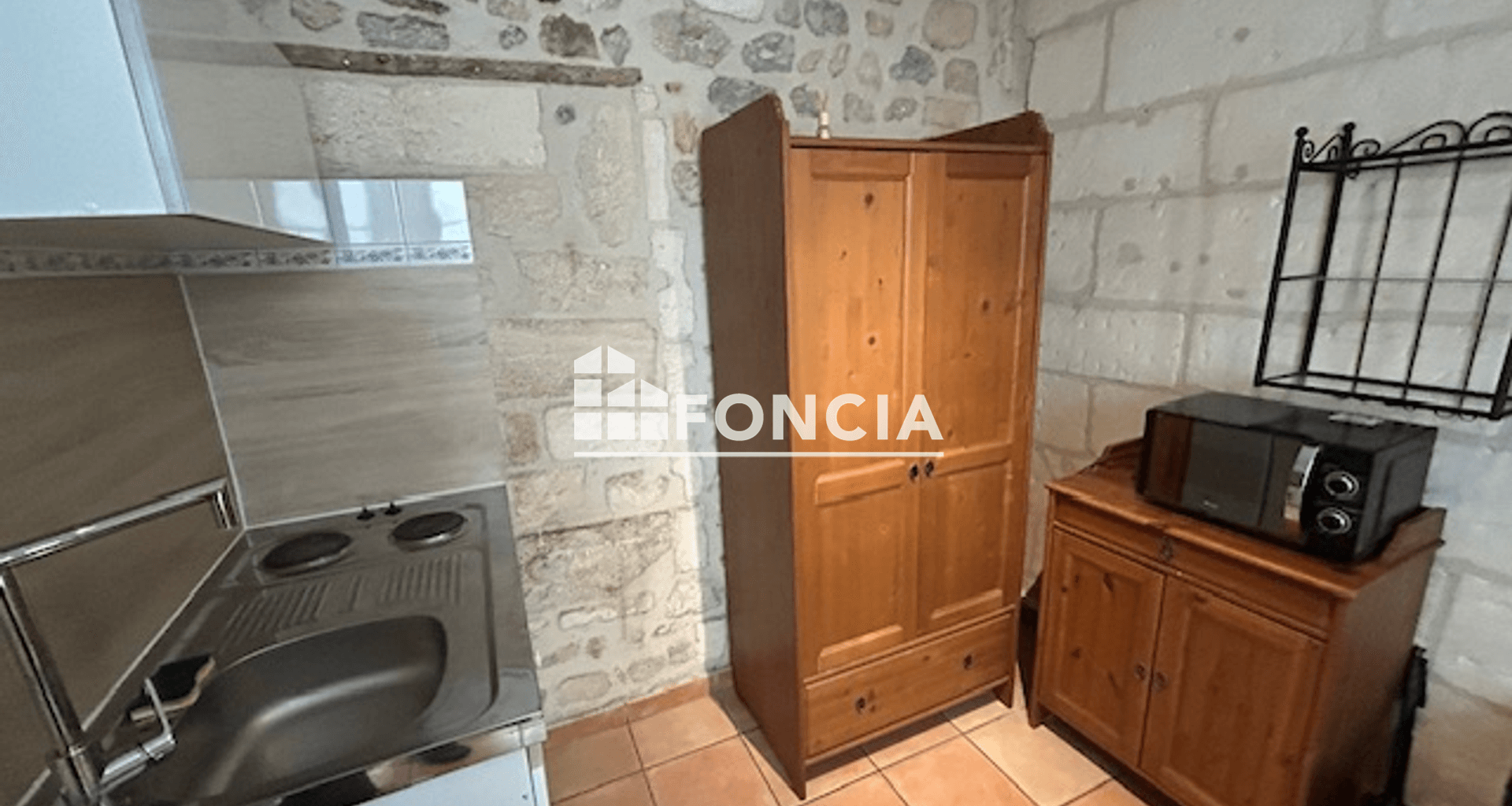 Studio meublé (11.56 m²) à louer - Arles (13200)