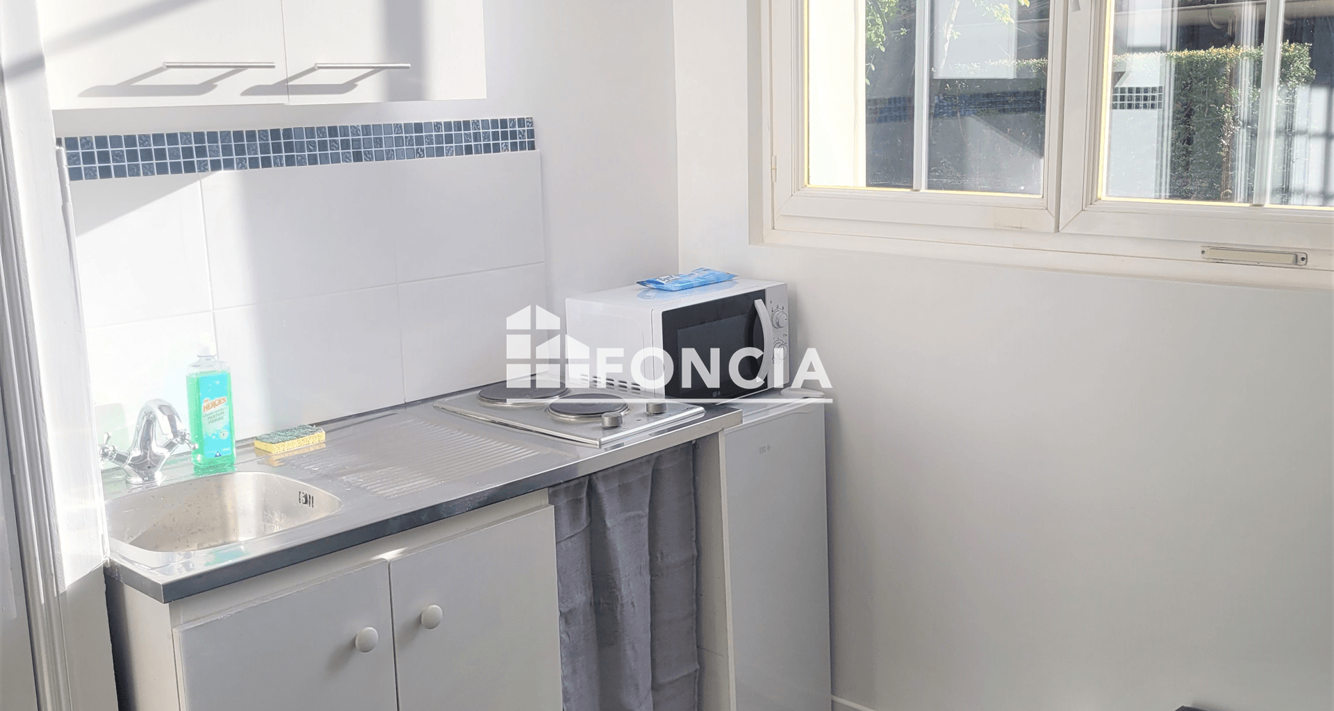Studio meublé (9.63 m²) à louer - Melun (77000)