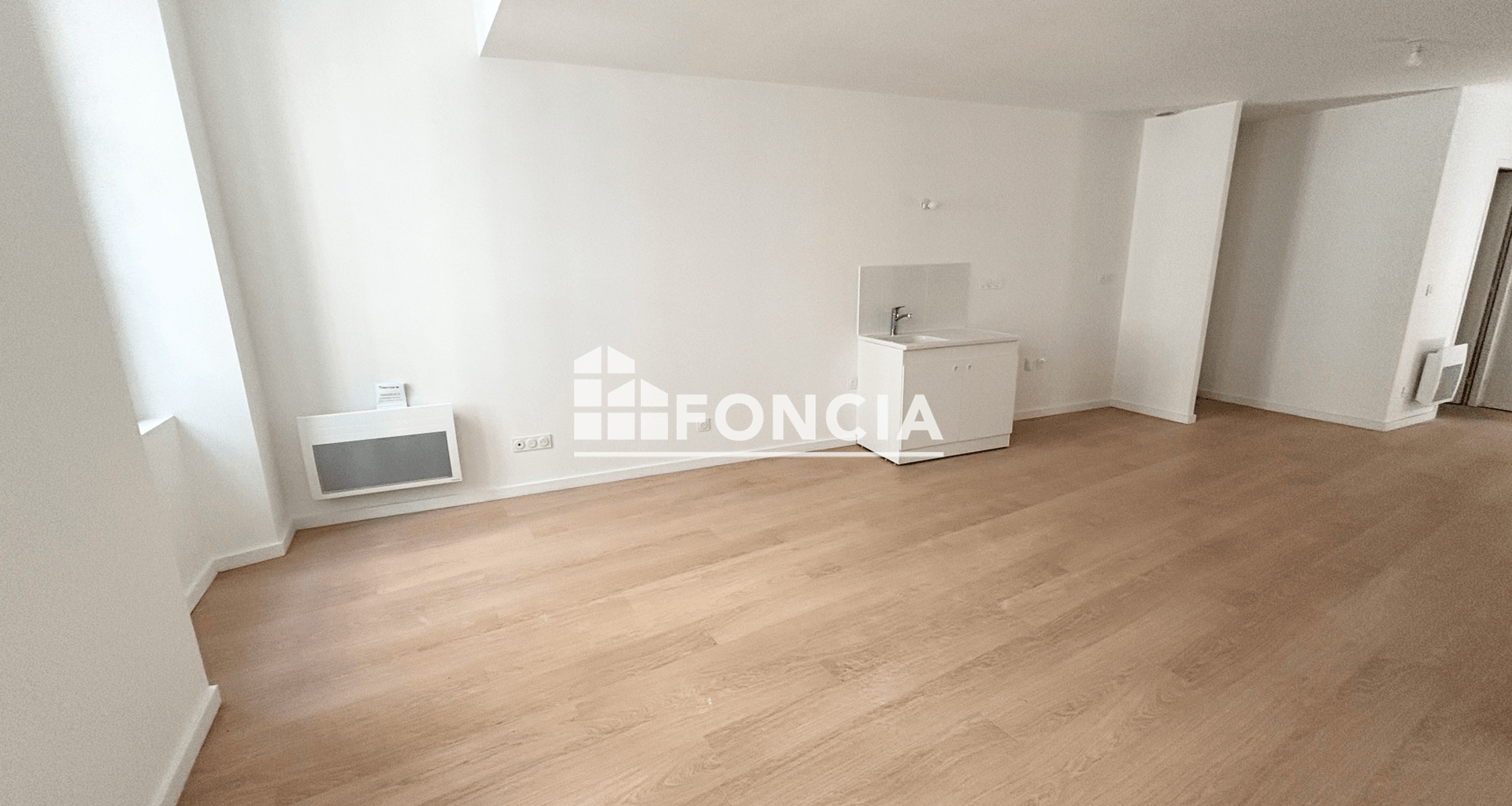 Appartement 2 pièces (56.6 m²) à louer - Tournon-sur-rhône (07300)