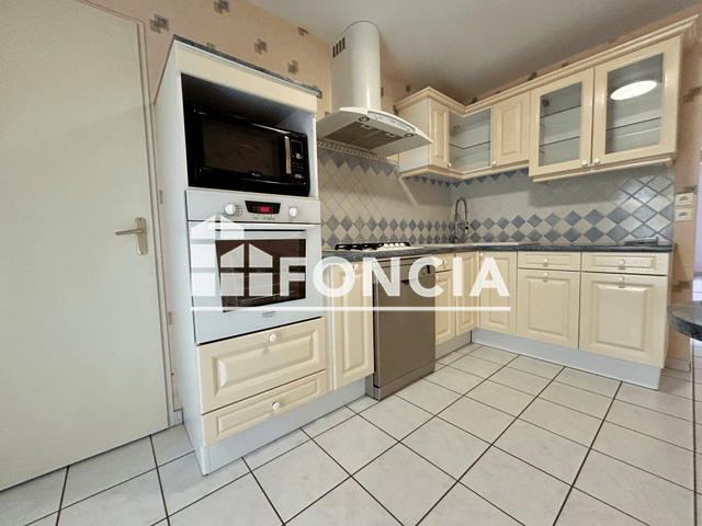 Appartement 4 pièces (95 m²) à louer - Petit Couronne (76650)