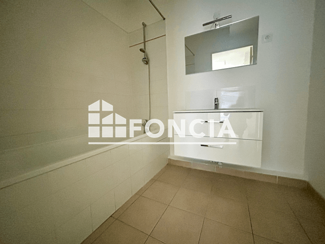 Appartement 3 pièces (74.99 m²) à louer - Istres (13800)