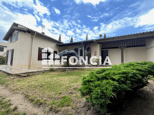 Maison 4 pièces (100 m²) à louer - Nontron (24300)