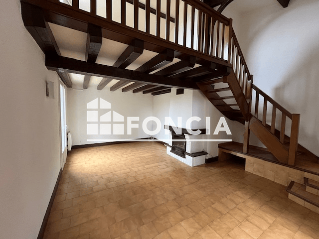 Maison 4 pièces (100 m²) à louer - Nontron (24300)