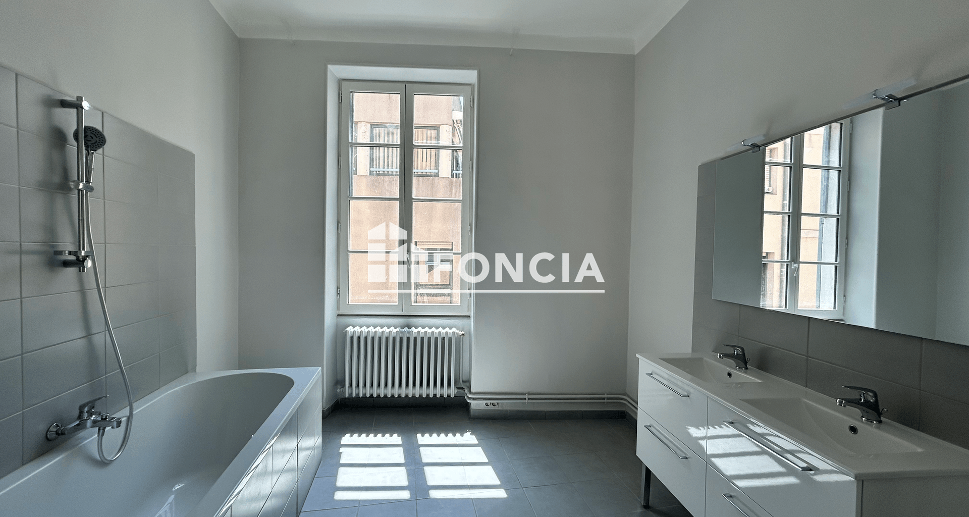 Appartement 3 pièces (103.19 m²) à louer - Nîmes (30000)