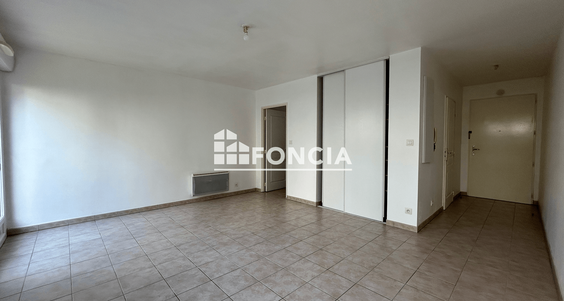 Studio (33.054 m²) à louer - Cavaillon (84300)