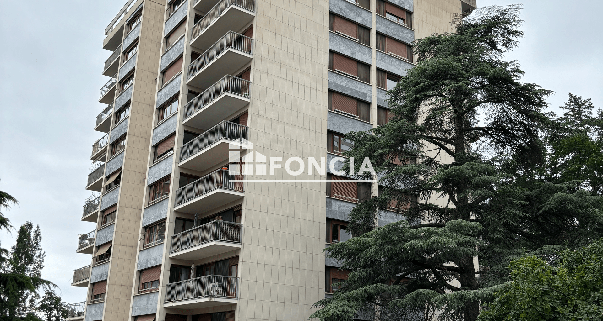 Studio meublé (12.8 m²) à louer - ÉCully (69130)