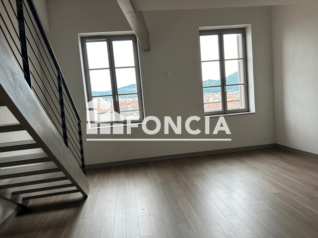 Appartement 4 pièces (79.8 m²) à louer - Saint-etienne (42000)