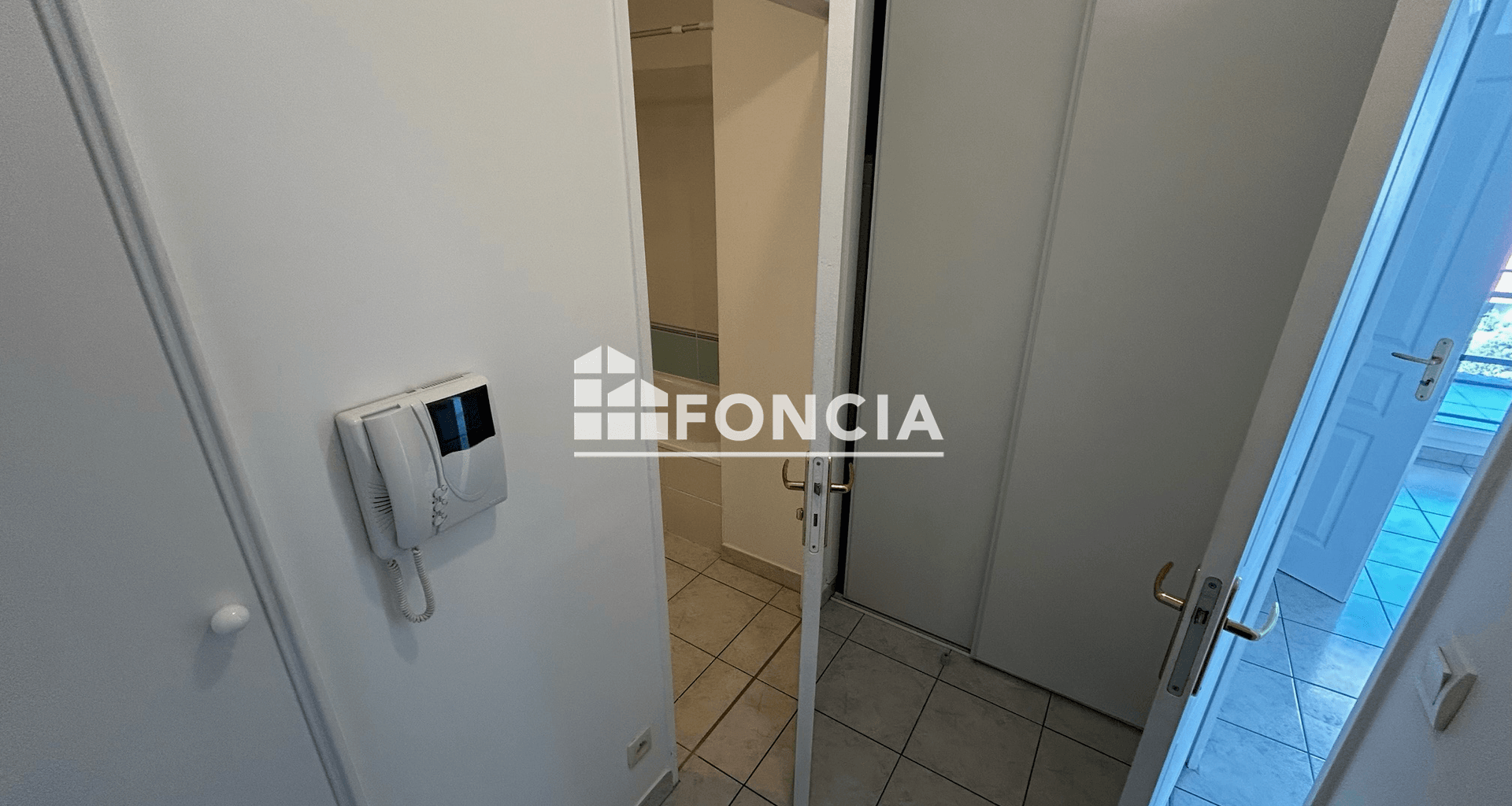 Appartement 2 pièces (41.72 m²) à louer - Meyzieu (69330)
