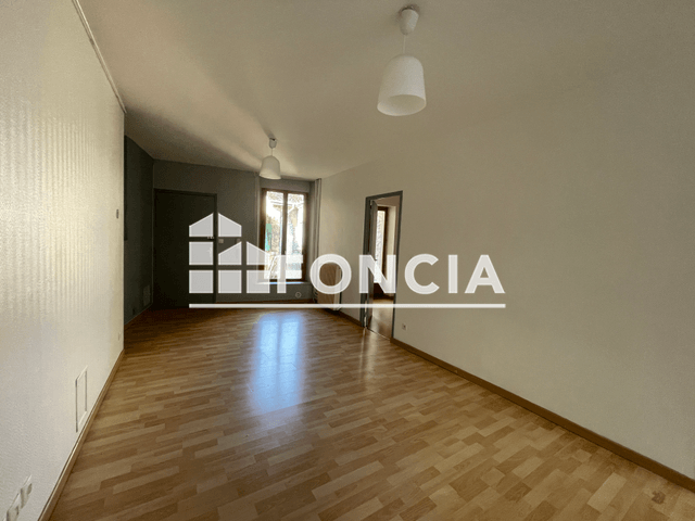 Appartement 3 pièces (64.4 m²) à louer - Charleville-mézières (08000)