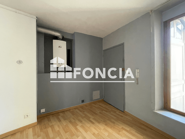 Appartement 3 pièces (64.4 m²) à louer - Charleville-mézières (08000)