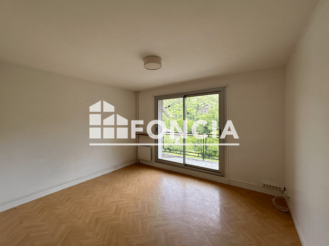 Appartement 5 pièces (89.97 m²) à louer - Revin (08500)