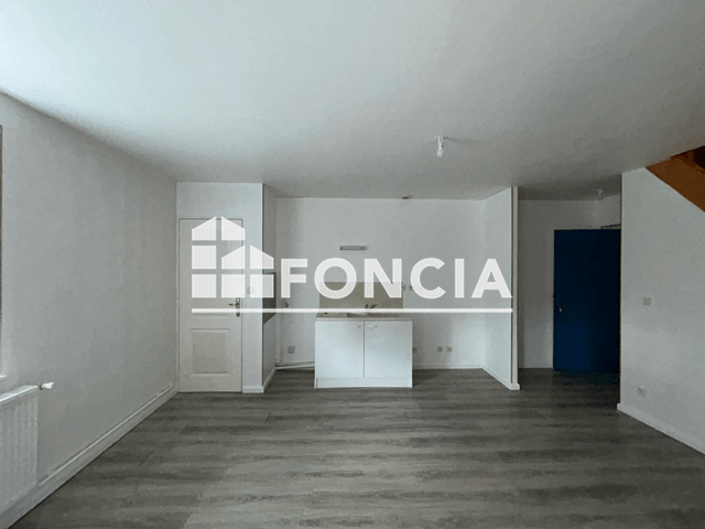 Appartement 3 pièces (71 m²) à louer - Vrigne Aux Bois (08330)