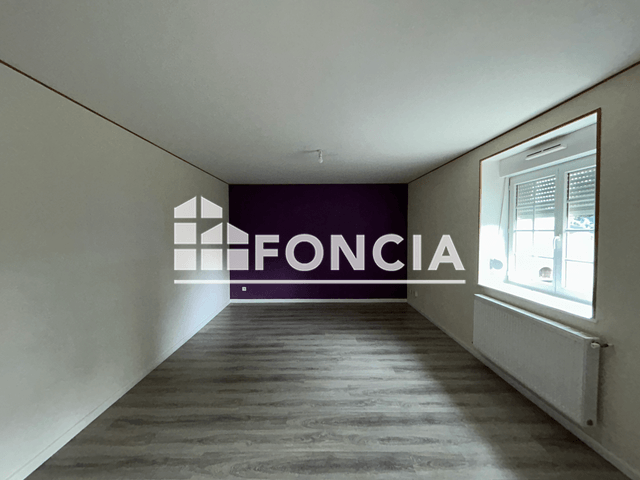 Appartement 3 pièces (71 m²) à louer - Vrigne Aux Bois (08330)