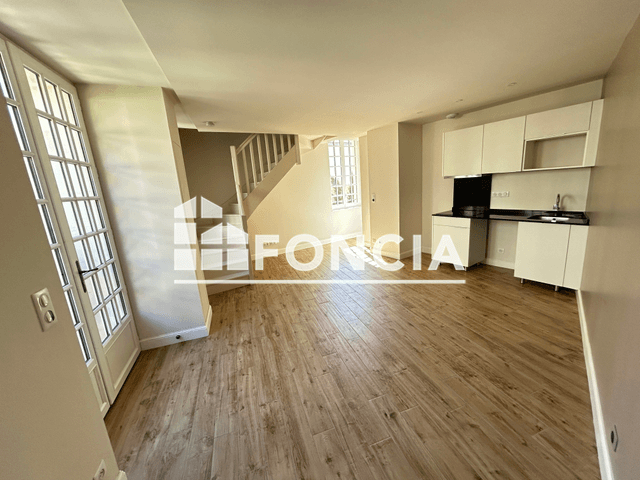 Appartement 3 pièces (49.98 m²) à louer - Saintes (17100)