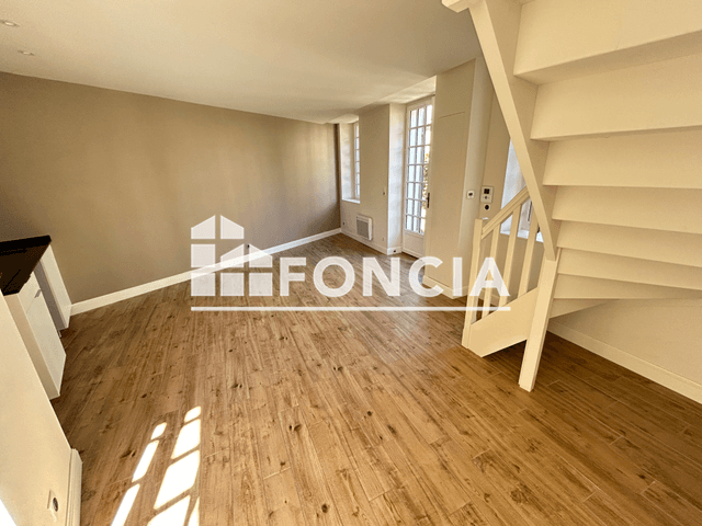 Appartement 3 pièces (49.98 m²) à louer - Saintes (17100)