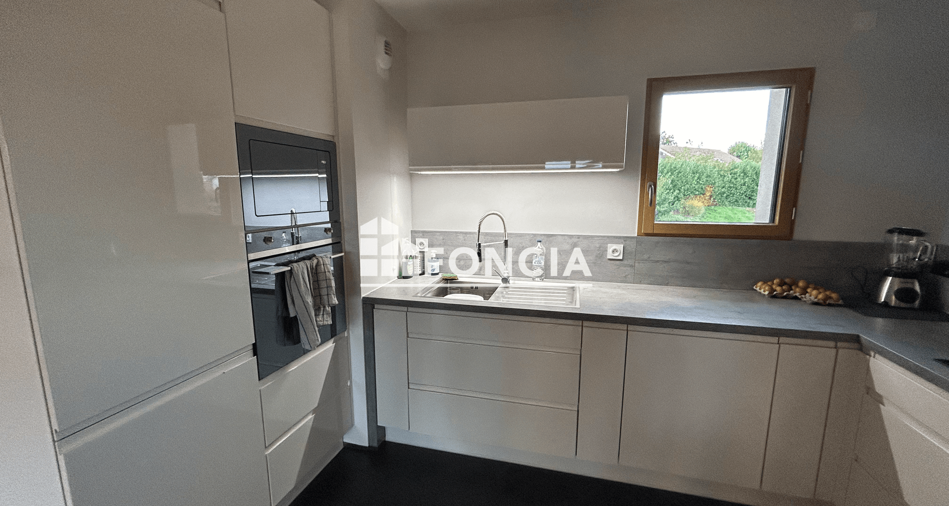 Appartement 4 pièces (90 m²) à vendre - Prévessin-moëns (01280)
