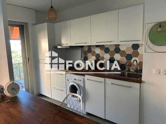 Appartement meublé 2 pièces (46 m²) à louer - Hyeres Les Palmiers (83400)