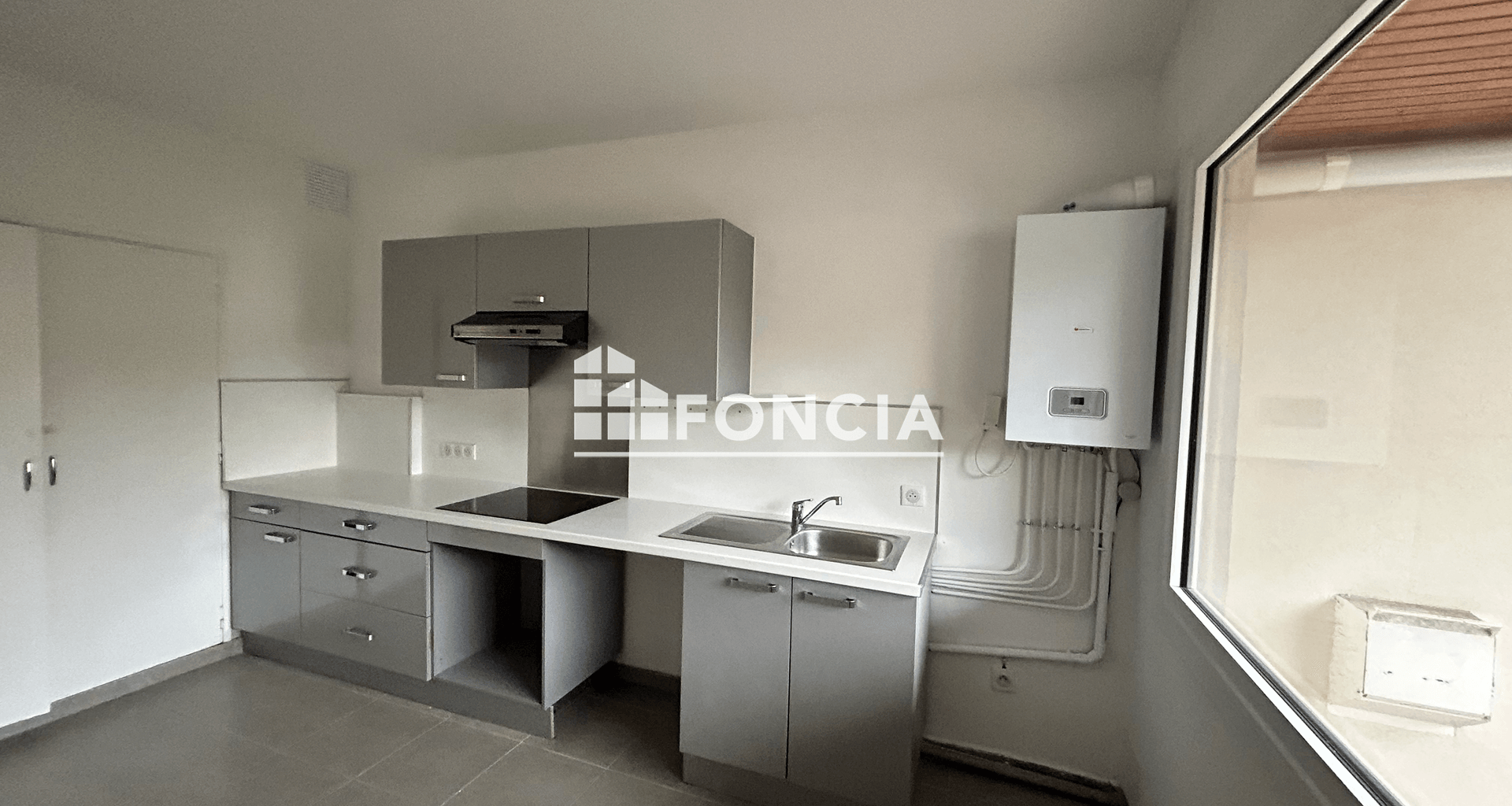 Appartement 5 pièces (101.2 m²) à louer - Nîmes (30900)