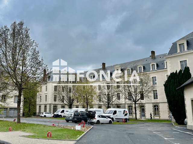 Appartement 2 pièces (50.18 m²) à louer - Laval (53000)