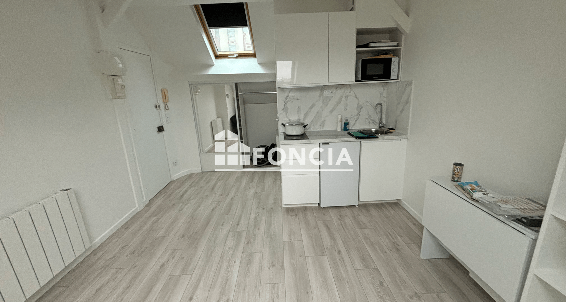 Studio meublé (13.36 m²) à louer - Issy-les-moulineaux (92130)