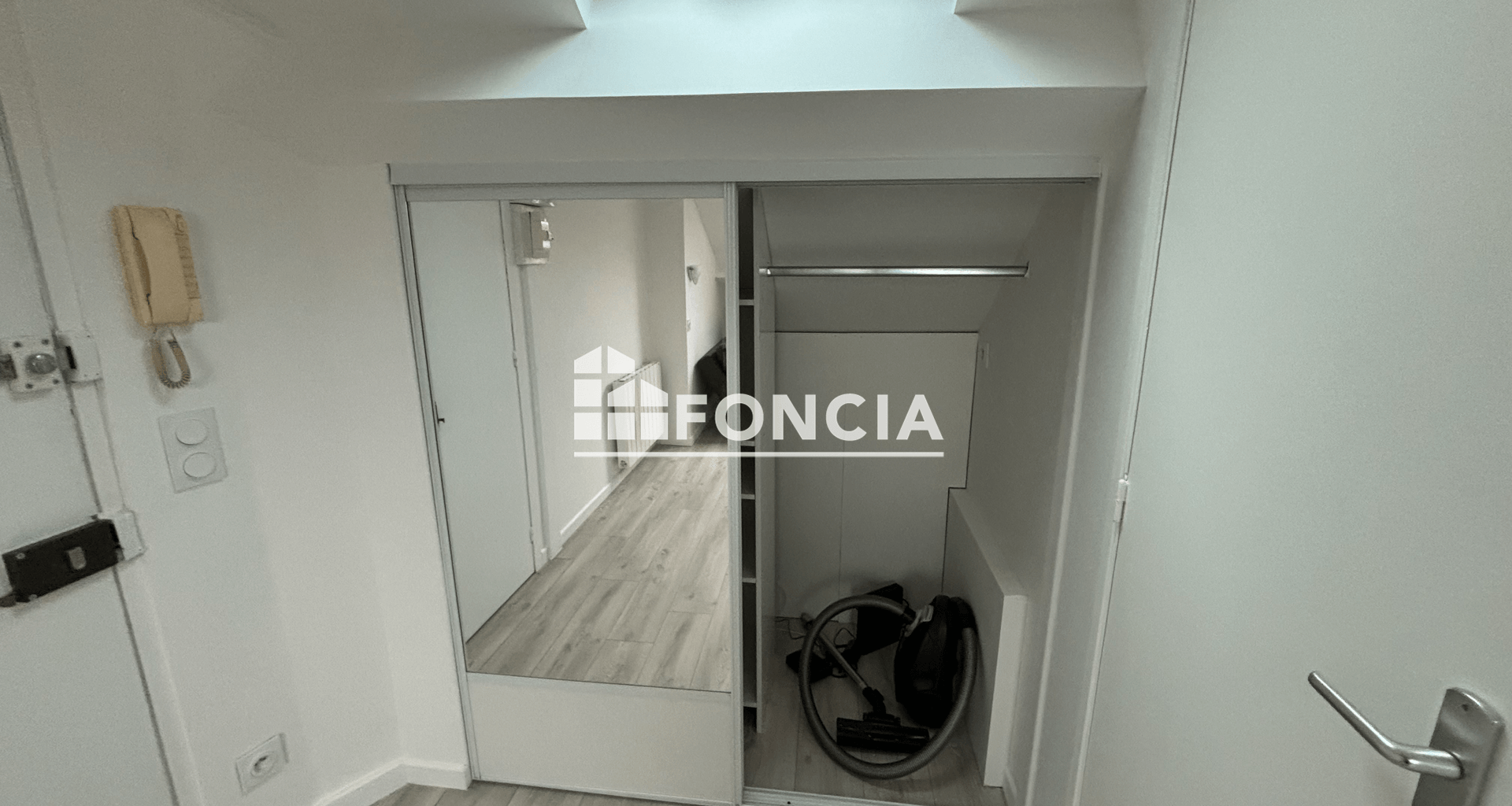 Studio meublé (13.36 m²) à louer - Issy-les-moulineaux (92130)