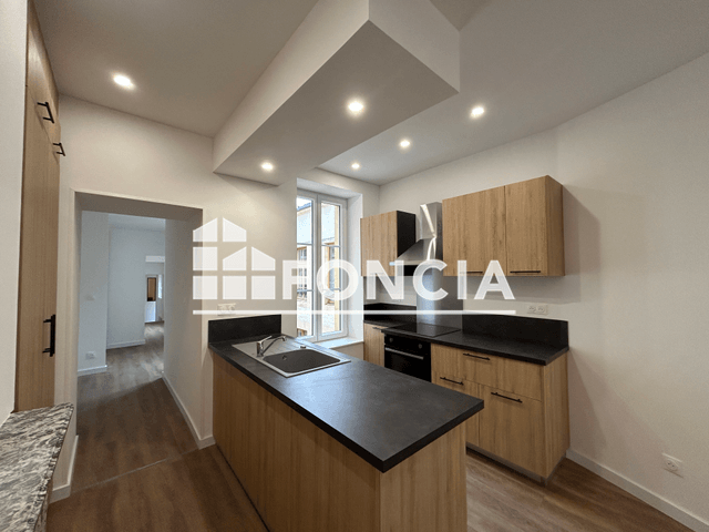 Appartement 4 pièces (97.1 m²) à louer - Charleville-mezieres (08000)