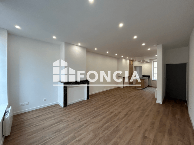 Appartement 4 pièces (97.1 m²) à louer - Charleville-mezieres (08000)