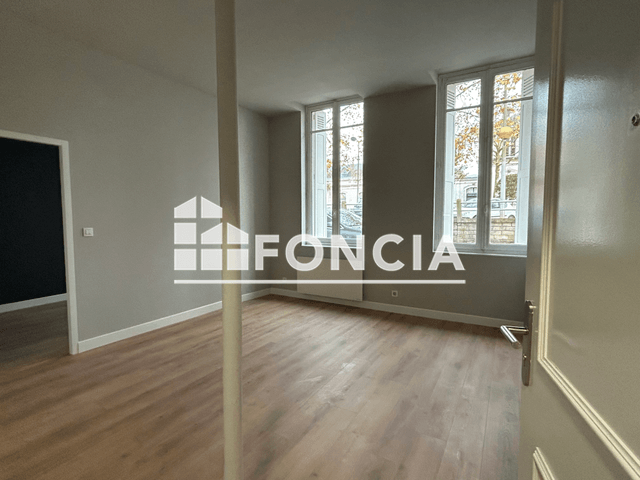 Appartement 2 pièces (41 m²) à louer - Saintes (17100)
