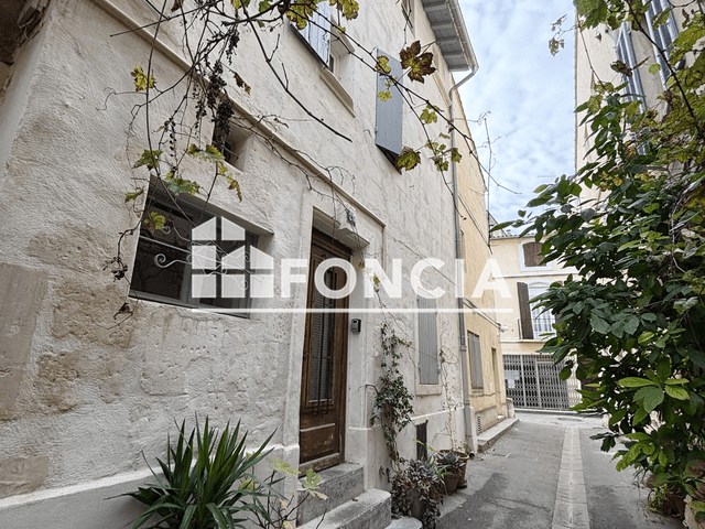 Maison 3 pièces (79.8 m²) à louer - Arles (13200)