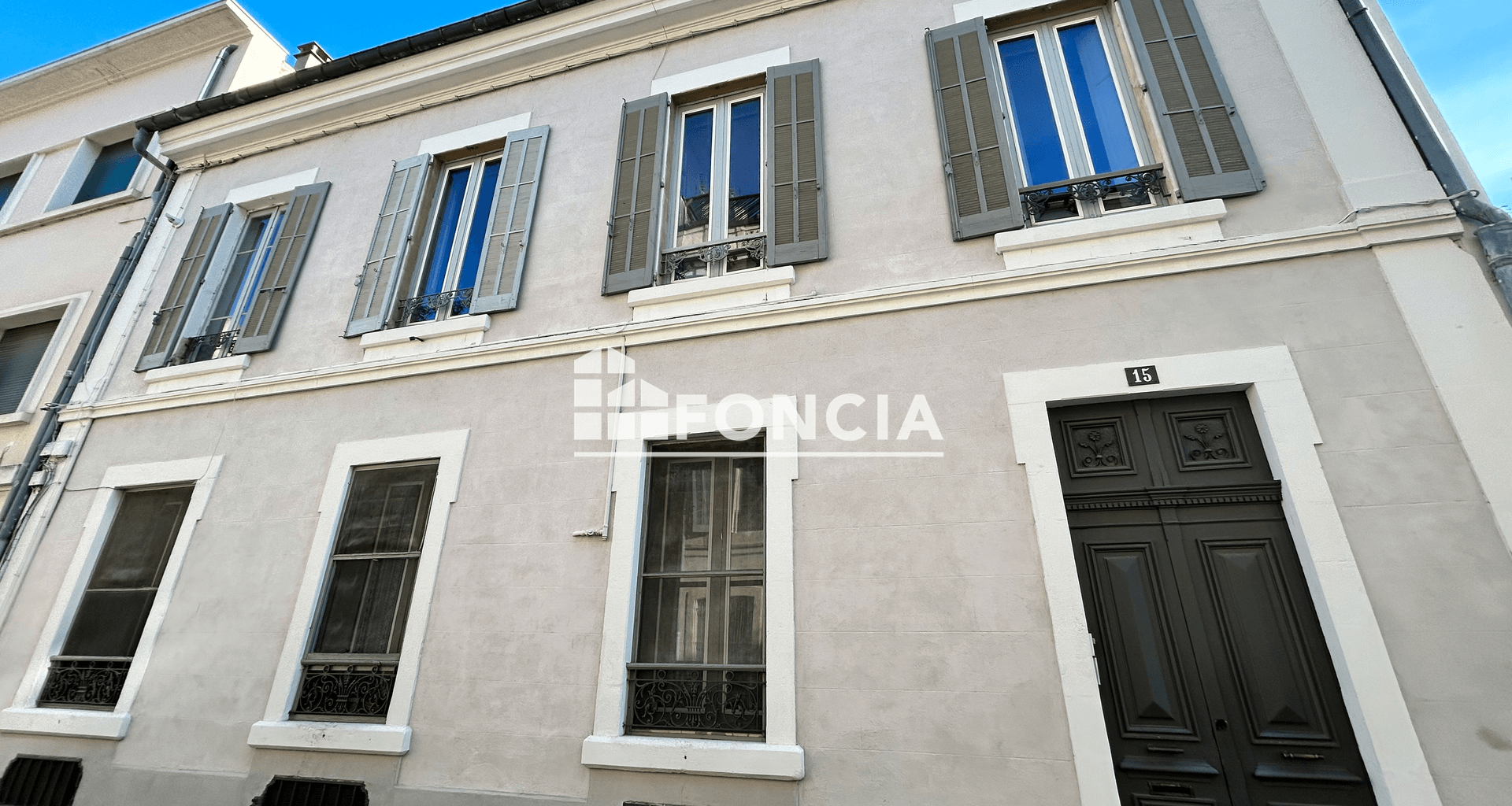 Appartement 4 pièces (115.7 m²) à louer - Nîmes (30000)