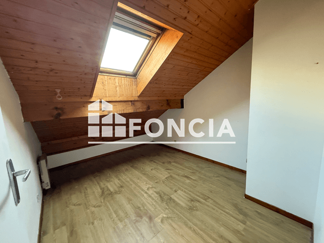 Appartement 3 pièces (82 m²) à louer - Sallanches (74700)