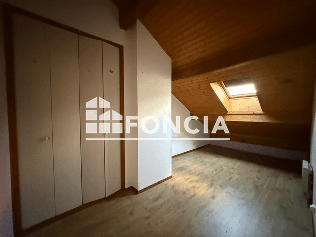 Appartement 3 pièces (82 m²) à louer - Sallanches (74700)