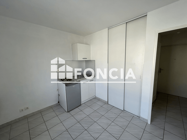 Studio (20 m²) à louer - Nimes (30900)