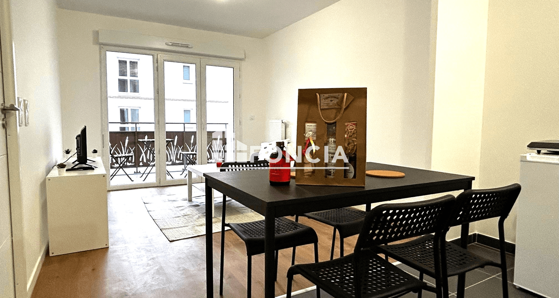 Appartement meublé 2 pièces (38.86 m²) à louer - Dammarie-les-lys (77190)