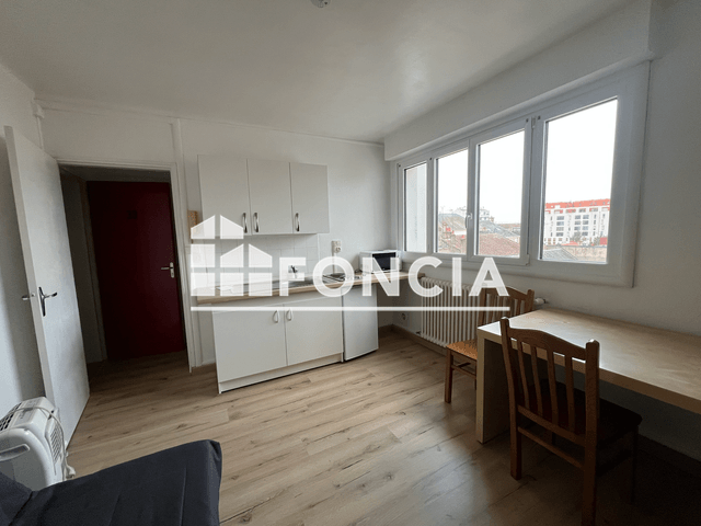 Studio meublé (16 m²) à louer - La Roche Sur Yon (85000)