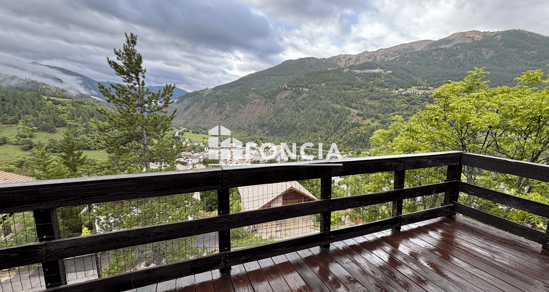 Maison 10 pièces (193 m²) à vendre - Allos (04260)
