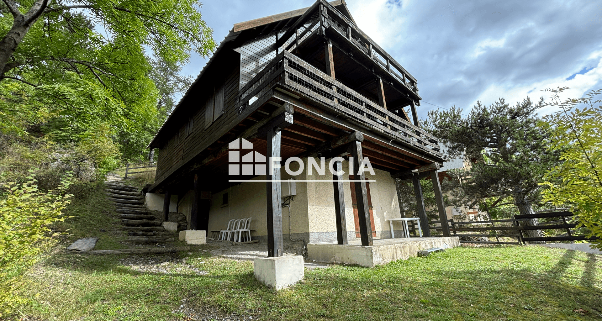 Maison 10 pièces (193 m²) à vendre - Allos (04260)
