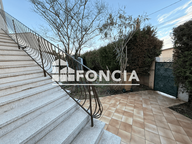 Appartement 4 pièces (101.2 m²) à louer - Raphele Les Arles (13280)