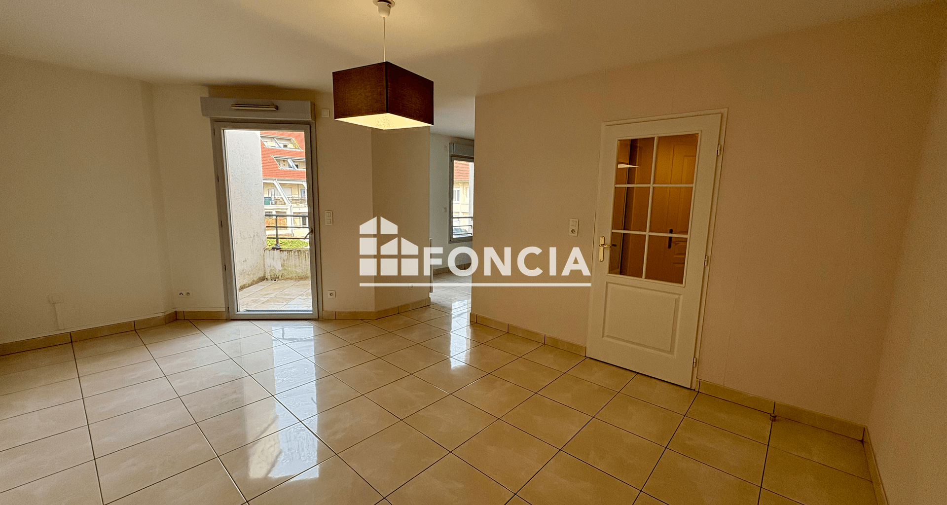 Appartement 2 pièces (53 m²) à louer - Besançon (25000)