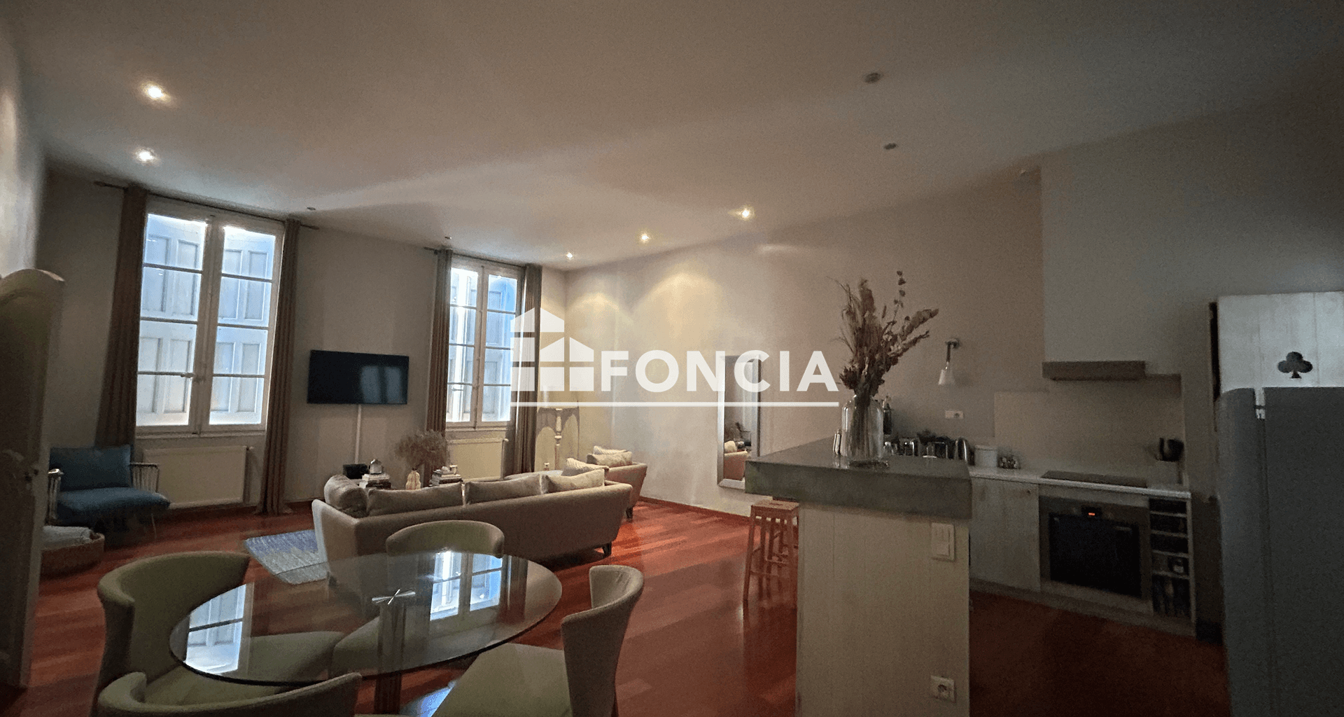 Appartement meublé 2 pièces (76.57 m²) à louer - Aix-en-provence (13100)